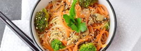 салат с фунчозой и корейской морковью. Шаг 12