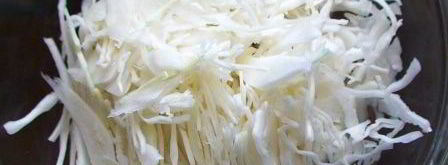 салат с мясом криля, капустой и кукурузой. Шаг 4