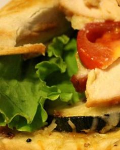 Пицца на лаваше по мотивам салата Цезарь