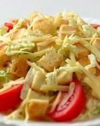 Салат Цезарь с курицей по-домашнему