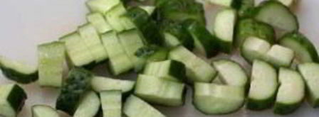 салат цезарь с огурцами. Шаг 7