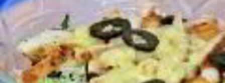 салат цезарь с огурцом и маслинами. Шаг 6