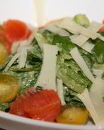 Салат Цезарь с рыбой