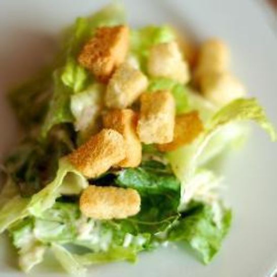 Рецепт салата цезарь с сухариками