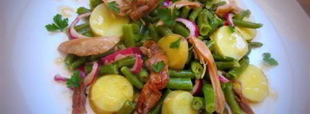 салат из зеленой стручковой фасоли с картофелем и цыпленком конфи под соусом винегрет. Шаг 4