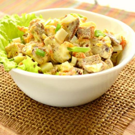 Яичный салат с домашними сухариками