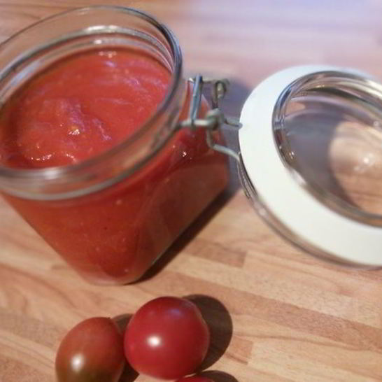 Рецепт домашнего томатно-яблочный кетчуп со свежими пряными травами