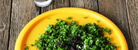 сметанный соус с чесноком и зеленью. Шаг 5