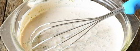 сметанный соус с чесноком и зеленью. Шаг 7