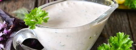 сметанный соус с чесноком и зеленью. Шаг 8