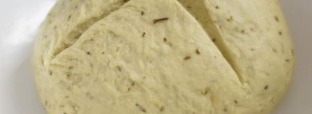 фокачча с соусом песто и тыквенными семечками. Шаг 4