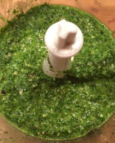 Укропное песто с тыквенными семечками