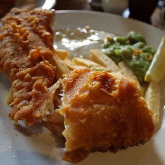 Рецепт филе трески в корочке из картофельных чипсов с соусом тартар