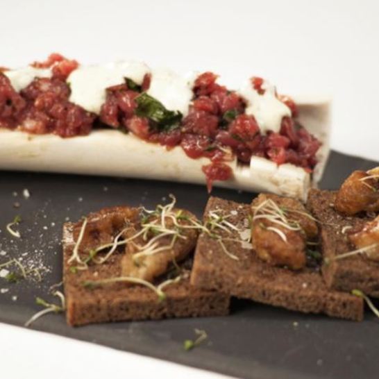 Рецепт тартара из говядины с мозговой косточкой