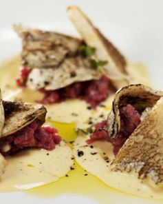 Тартар из говядины с трюфельным майонезом