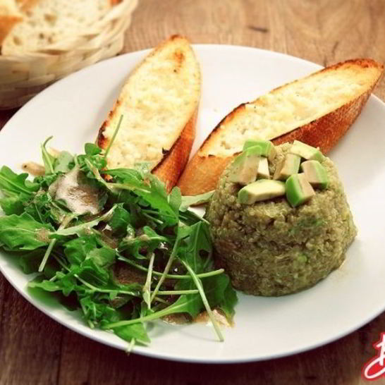 Рецепт тартара из киноа с авокадо