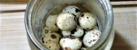 базовый куриный бульон с перепелиными яйцами. Шаг 5