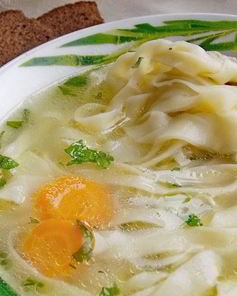 Лапша на курином бульоне
