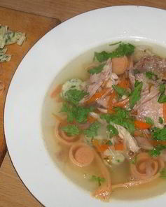 Суп Панадель — бульон с блинчиками