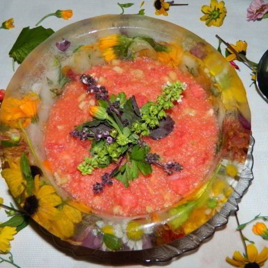 Рецепт арбузного гаспачо в ледяной тарелке