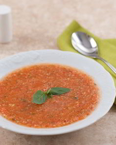 Гаспачо с базиликом