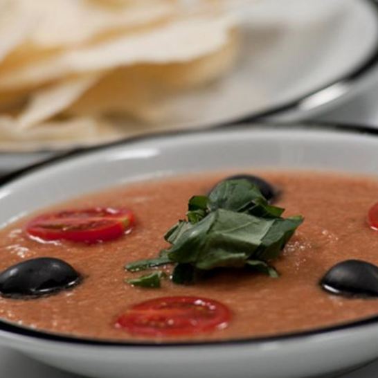 Рецепт гаспачо с пшеничными чипсами