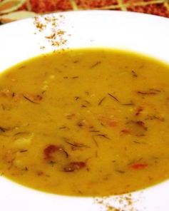 Гороховый крем-суп на копченных ребрышках