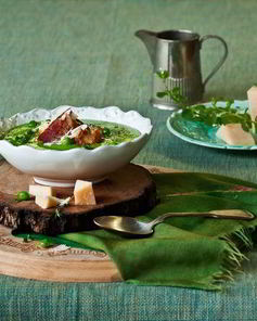 Гороховый суп с гренками