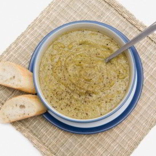 Рецепт холодного крема-супа с зеленым горошком и цукини по-средиземноморски