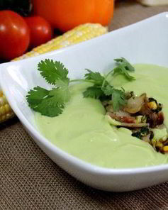 Холодный суп из авокадо с начинкой