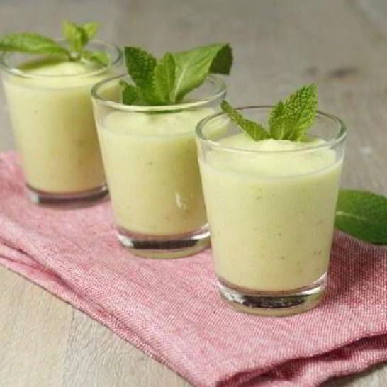 Рецепт легкого холодного супа из огурца