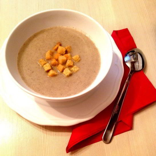 Рецепт крема-супа из шампиньонов с сухариками