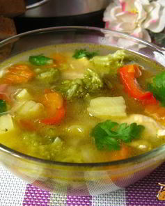 Куриный суп с брокколи