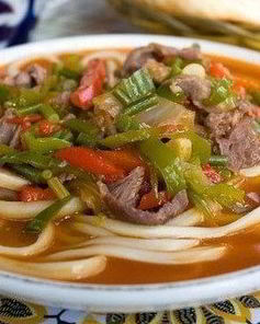 Сытный узбекский лагман