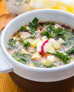 Окрошка на квасе с колбасой