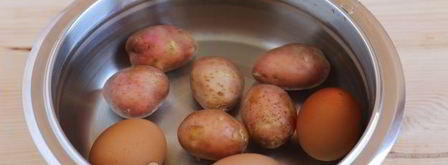 окрошка с колбасой на сыворотке. Шаг 5