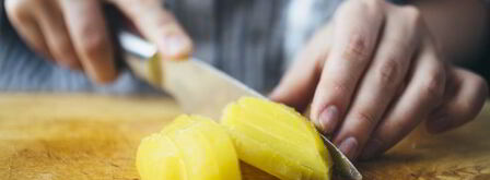 окрошка с куриной грудкой на кефире. Шаг 3