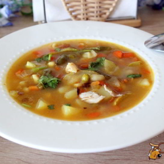 Рецепт куриного супа с овощами и мелкой пастой