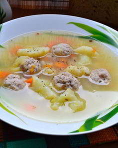 Овощной суп с цветной капустой и фрикадельками