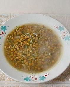 Чечевичная похлебка с сельдереем и шпинатом