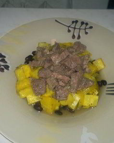 Похлебка из черной фасоли с корнем сельдерея и ананасом, говядина в насыщенном бульоне