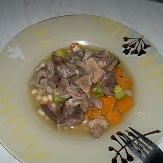 Рецепт похлебки с индюшачьими желудочками, бедром и овощами