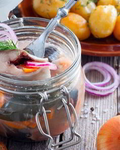 Консервы из скумбрии в соусе рассольник