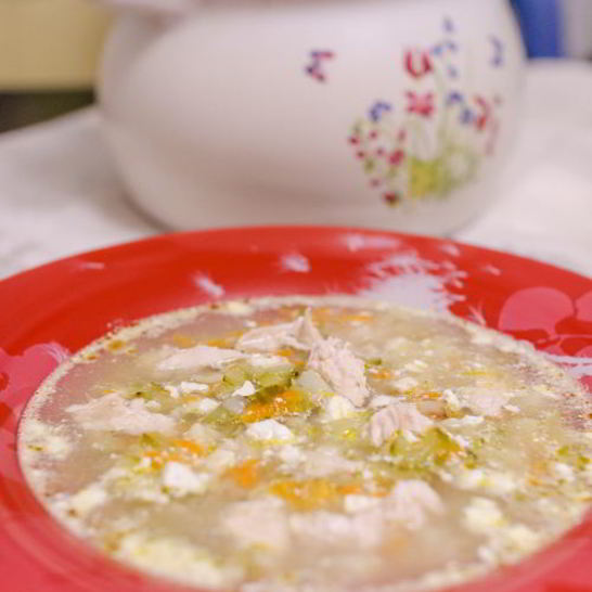 Рецепт рассольника с курицей и сыром в горшочке