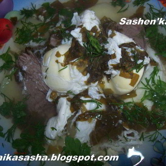 Рецепт диетических щавелевых щей с яйцами пашот