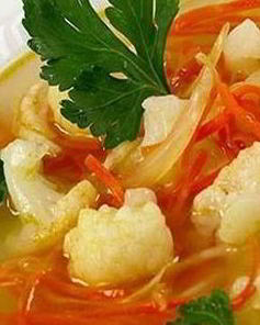 Оранжевые щи с цветной капустой