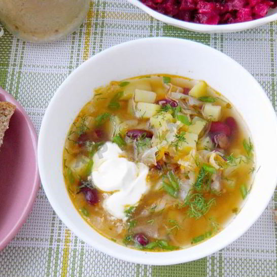 Рецепт постных щей с фасолью, консервированной и капустой