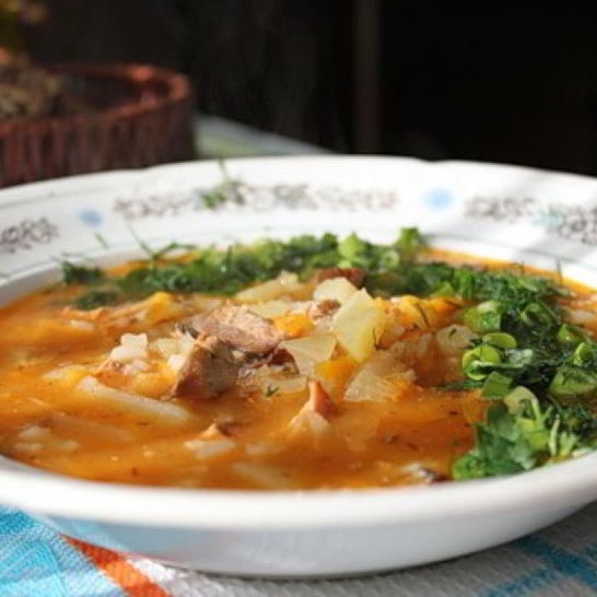 Рецепт щей из квашеной капусты с тушенкой