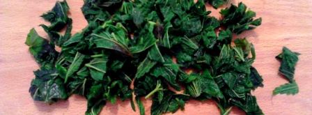 зеленые щи с крапивой и щавелем с яйцом. Шаг 8