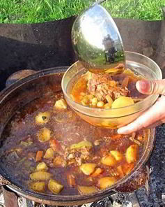 Шурпа из баранины в казане